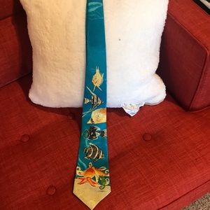 Vintage tropical fish and marine life tie.